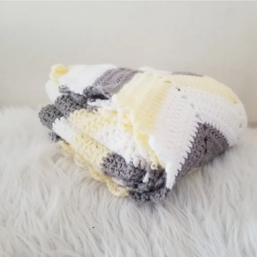 Chevron pattern baby blanket